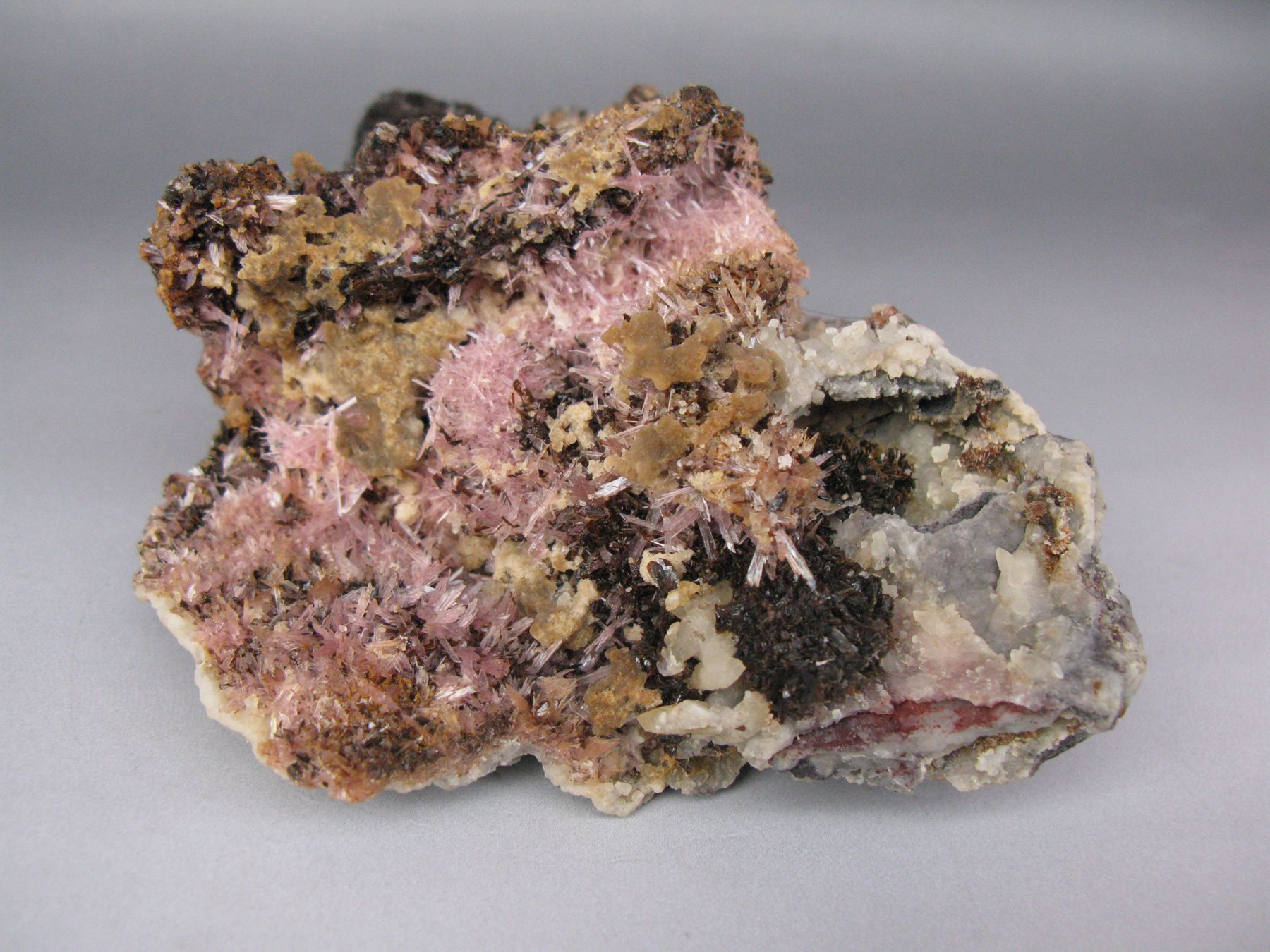 红硅钙锰矿湖北石石英